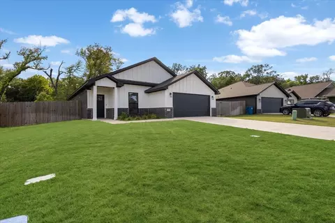 16134 Crossing Cir, Lindale, TX 75771