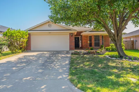 1813 Canyon Ridge St, Fort Worth, TX 76131