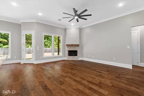 Living - 157 Sitka Loop, Haughton, LA 71037 photo 4 of 9