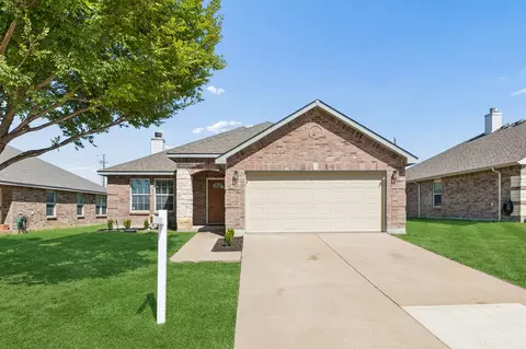 1336 Connie St, Burleson, TX 76028