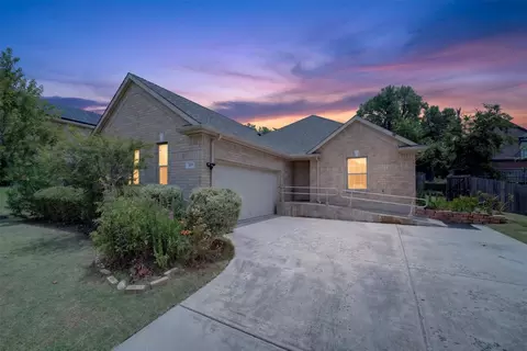 119 Matamoros St, Grand Prairie, TX 75051