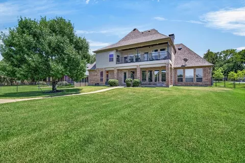 308 Saint Andrews Dr, Mabank, TX 75156