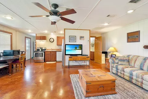 1010 County Road 382, Era, TX 76238
