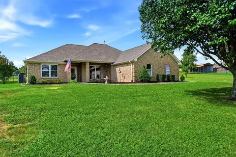 114 Bolivar Dr, Weatherford, TX 76085
