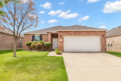 2408 Lohani Ln, Fort Worth, TX 76131