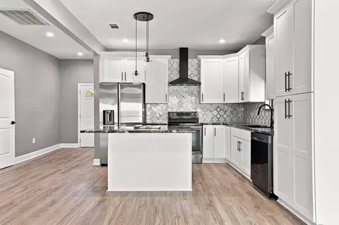 705 E Austin St, Paris, TX 75460