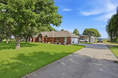 522 Preston Dr, Pottsboro, TX 75076