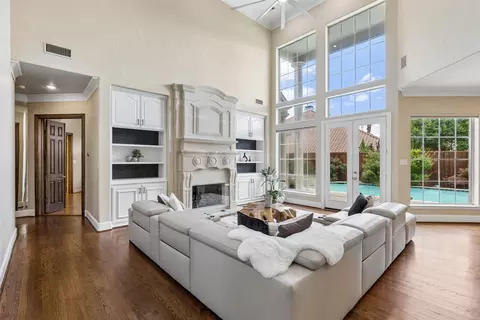 5315 Ambergate Ln, Dallas, TX 75287