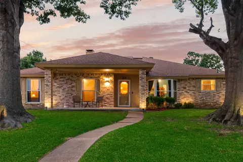 800 Brownfield Dr, Mesquite, TX 75150