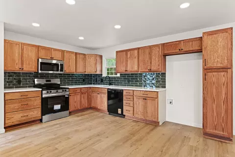 Kitchen - 3220 N 31st St, Waco, TX 76708 photo 2 of 2