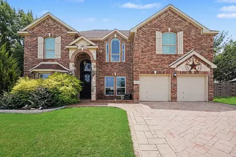 5520 Champlain Dr, Fort Worth, TX 76137