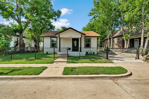 1220 Bessie St, Fort Worth, TX 76104
