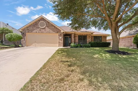 1058 Saint Andrews Dr, Burleson, TX 76028
