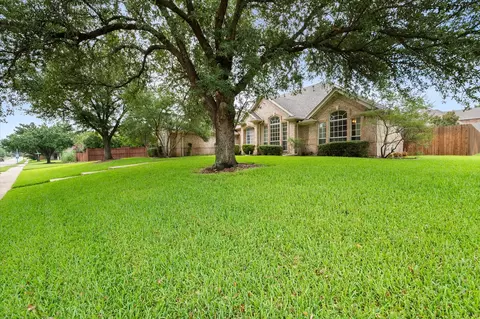 8904 Thornway Dr, North Richland Hills, TX 76182