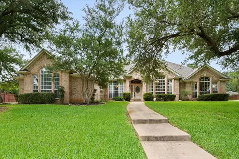 8904 Thornway Dr, North Richland Hills, TX 76182