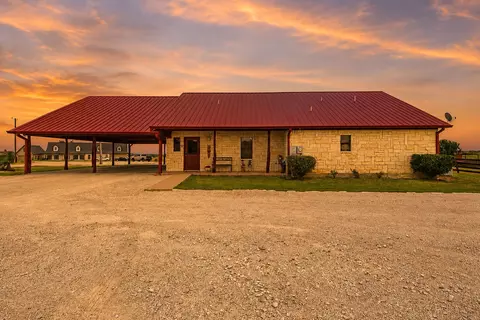 1590 Lawlis Ln, Sanger, TX 76266