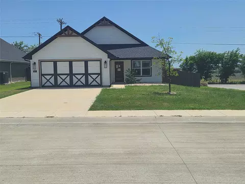 900 Tesslynn Ave, Godley, TX 76044