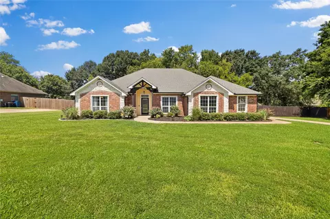 209 Morningstar Dr, Longview, TX 75605
