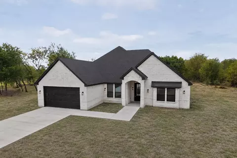 205 Cool Springs Cir, Corsicana, TX 75110