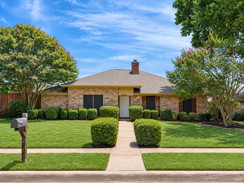 2416 Peachtree Ln, Plano, TX 75074