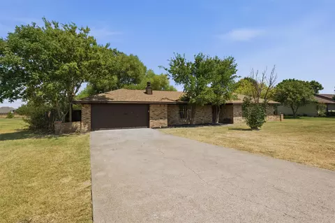 124 Prairie Creek Rd, Red Oak, TX 75154