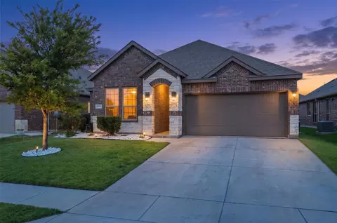 2717 Ainsworth Rd, Aubrey, TX 76227