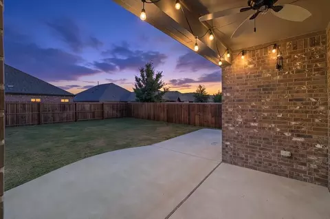 2717 Ainsworth Rd, Aubrey, TX 76227