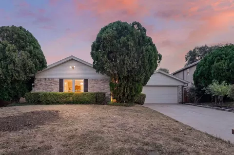 7305 Southridge Trl, Fort Worth, TX 76133