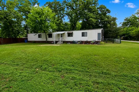 921 Crown Dr, Tool, TX 75143 photo 3