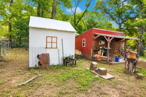 921 Crown Dr, Tool, TX 75143 photo 7
