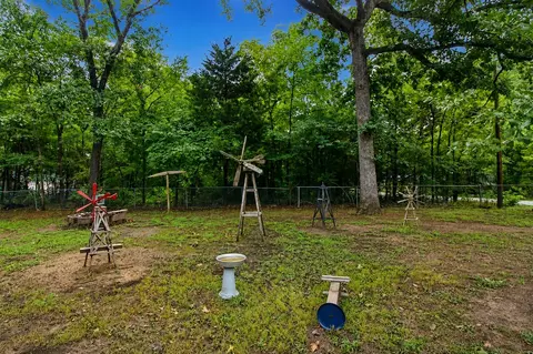 921 Crown Dr, Tool, TX 75143 photo 9
