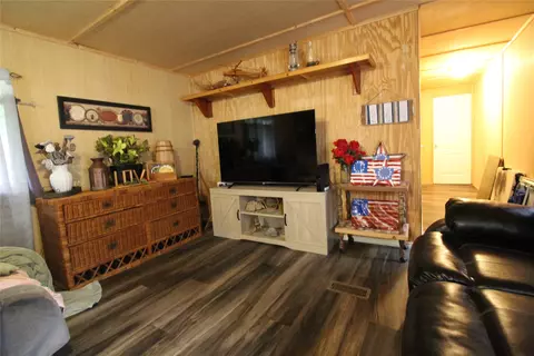 921 Crown Dr, Tool, TX 75143 photo 10