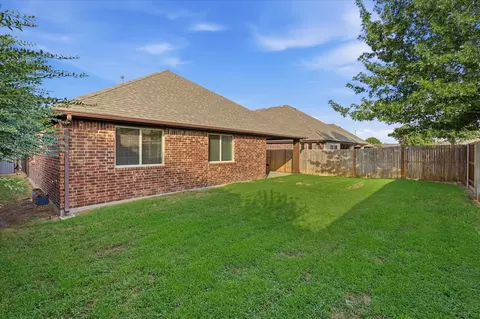 Exterior - 9516 Athens Dr, Argyle, TX 76226 photo 5 of 7