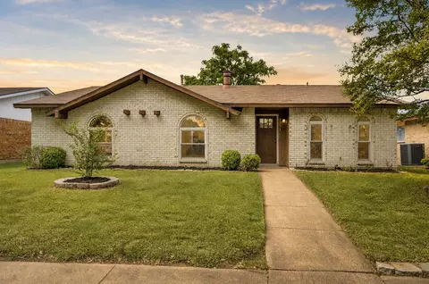 2733 Teakwood Dr, Garland, TX 75044