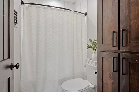 Bath - 3657 Harrell Rd, Howe, TX 75459 photo 3 of 4