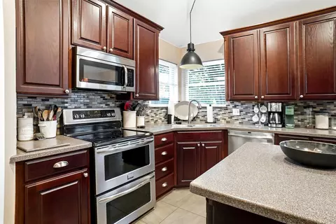 106 Honeysuckle Dr, Justin, TX 76247