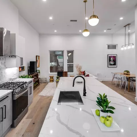 4208 Live Oak St #107, Dallas, TX 75204