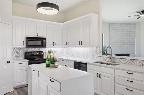 Kitchen - 14316 Rising Spring Rd, Haslet, TX 76052 photo 5 of 6