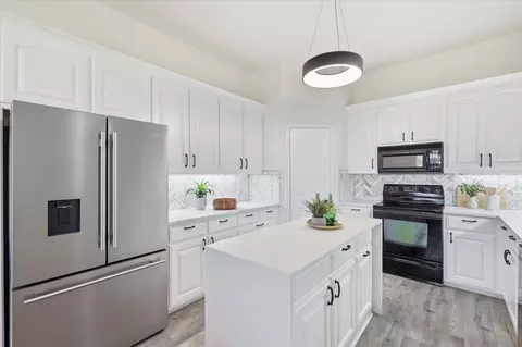 Kitchen - 14316 Rising Spring Rd, Haslet, TX 76052 photo 3 of 6