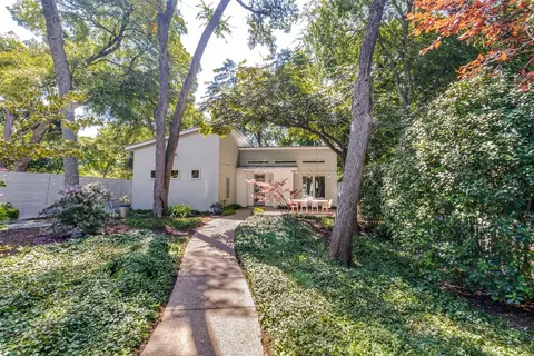 8820 Eustis Ave, Dallas, TX 75218