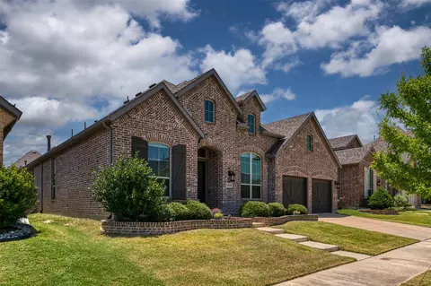 Exterior - 1109 10th St, Argyle, TX 76226 photo 2 of 8