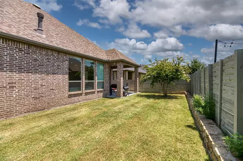 Exterior - 1109 10th St, Argyle, TX 76226 photo 7 of 8