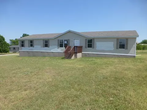 5712 Kentucky St, Joshua, TX 76058