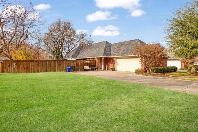 2700 Rex Cruse Dr, Sherman, TX 75092