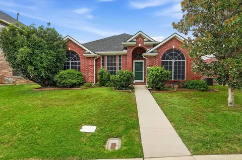 1229 Sam Dennis Dr, Lewisville, TX 75077