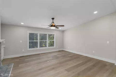 Living - 109 Amy Ln, Minden, LA 71055 photo 3 of 5