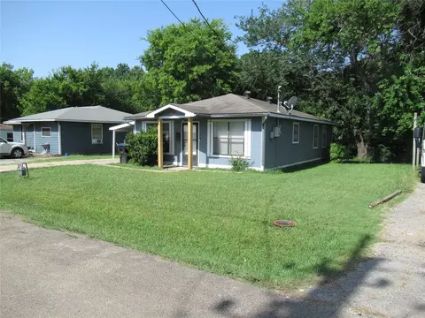 4214 3rd St, Greenville, TX 75401