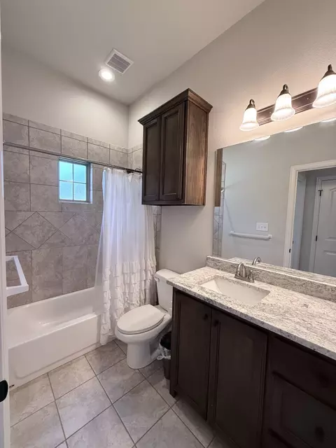 Bath - 618 E Walcott St, Pilot Point, TX 76258 photo 5 of 5