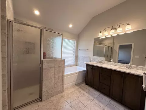 Bath - 618 E Walcott St, Pilot Point, TX 76258 photo 2 of 5