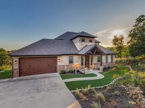 165 Cote D Azur Dr, Chico, TX 76431